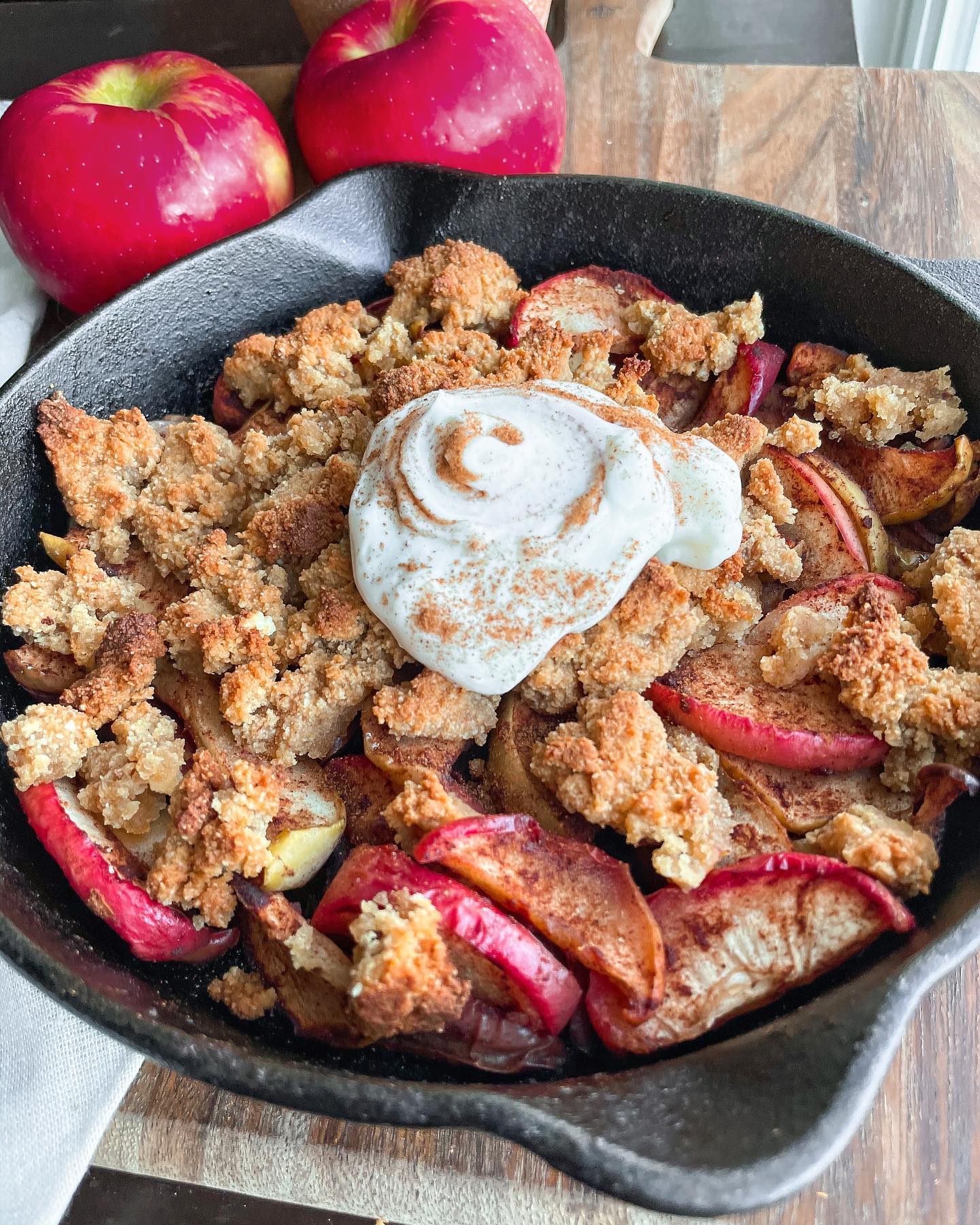 Paleo and Vegan Apple Crisp