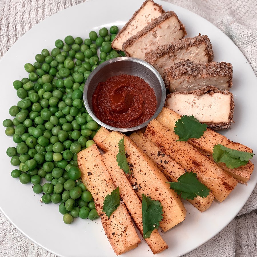 Breaded Tofu Fillet with Polenta Chips