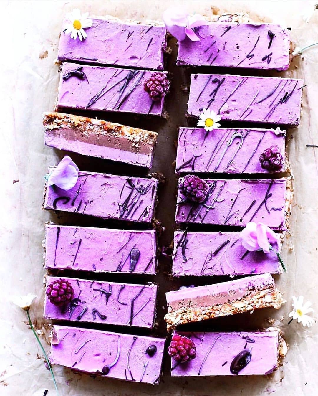 Vegan Blackberry Cheesecake Bars