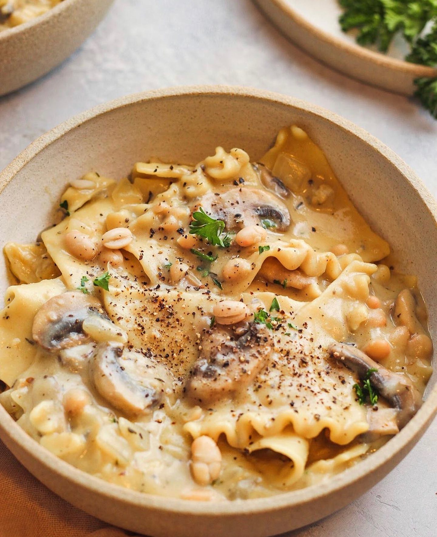 
One-Pot Mushroom & White Bean Pasta