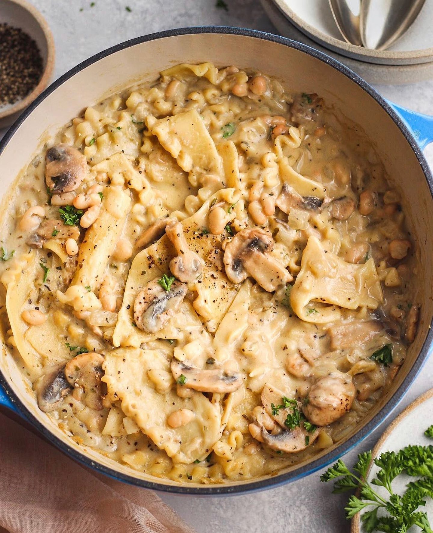 
One-Pot Mushroom & White Bean Pasta