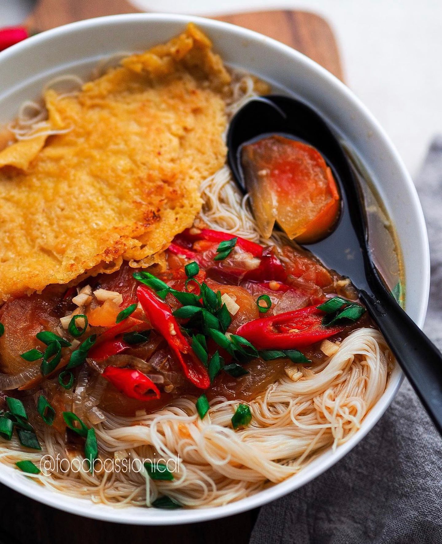 Vegan Tomato & Egg Noodle Soup