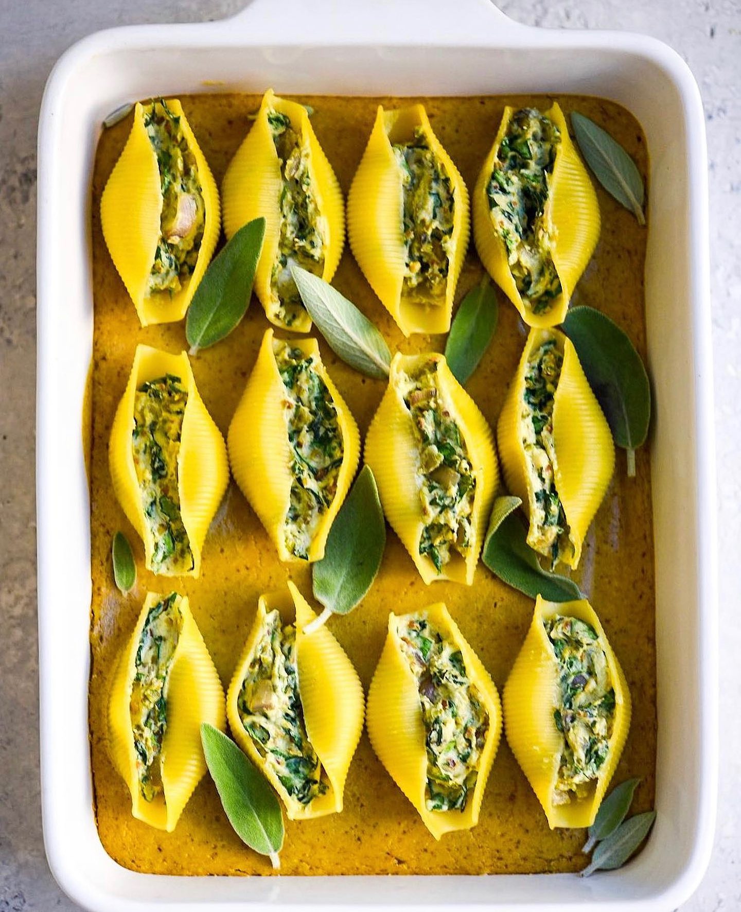 Creamy Vegan Pistachio and Ricotta Stuffed Pasta Shells with Pistachio Sage Lemon Sauce 🌱🍝