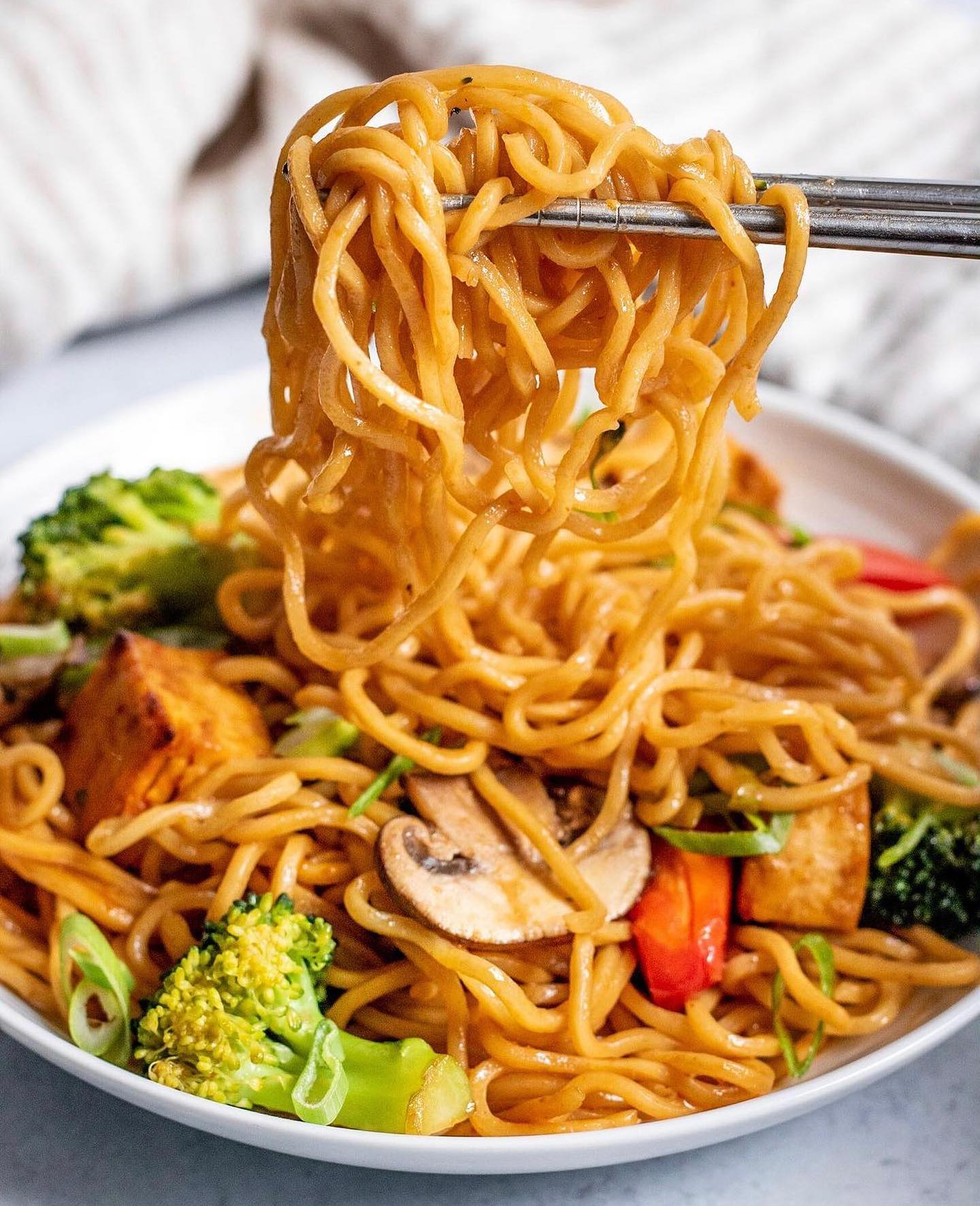 Spicy Sriracha Tofu Noodles