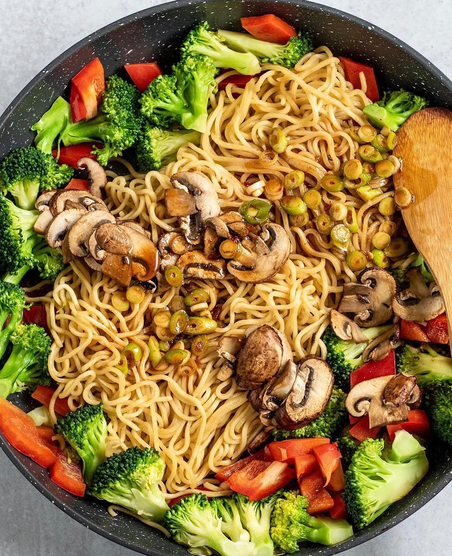 Spicy Sriracha Tofu Noodles