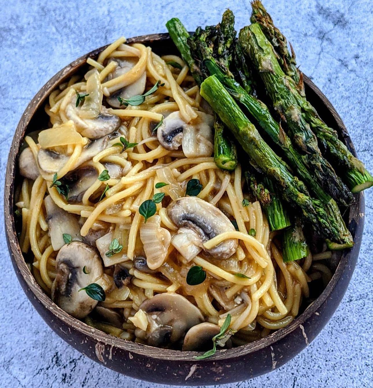 Creamy Mushroom and White Wine Spaghetti