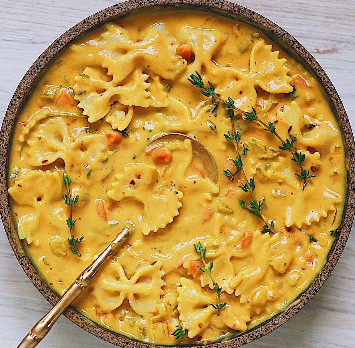 Roasted Butternut Mac and Cheese Chowder