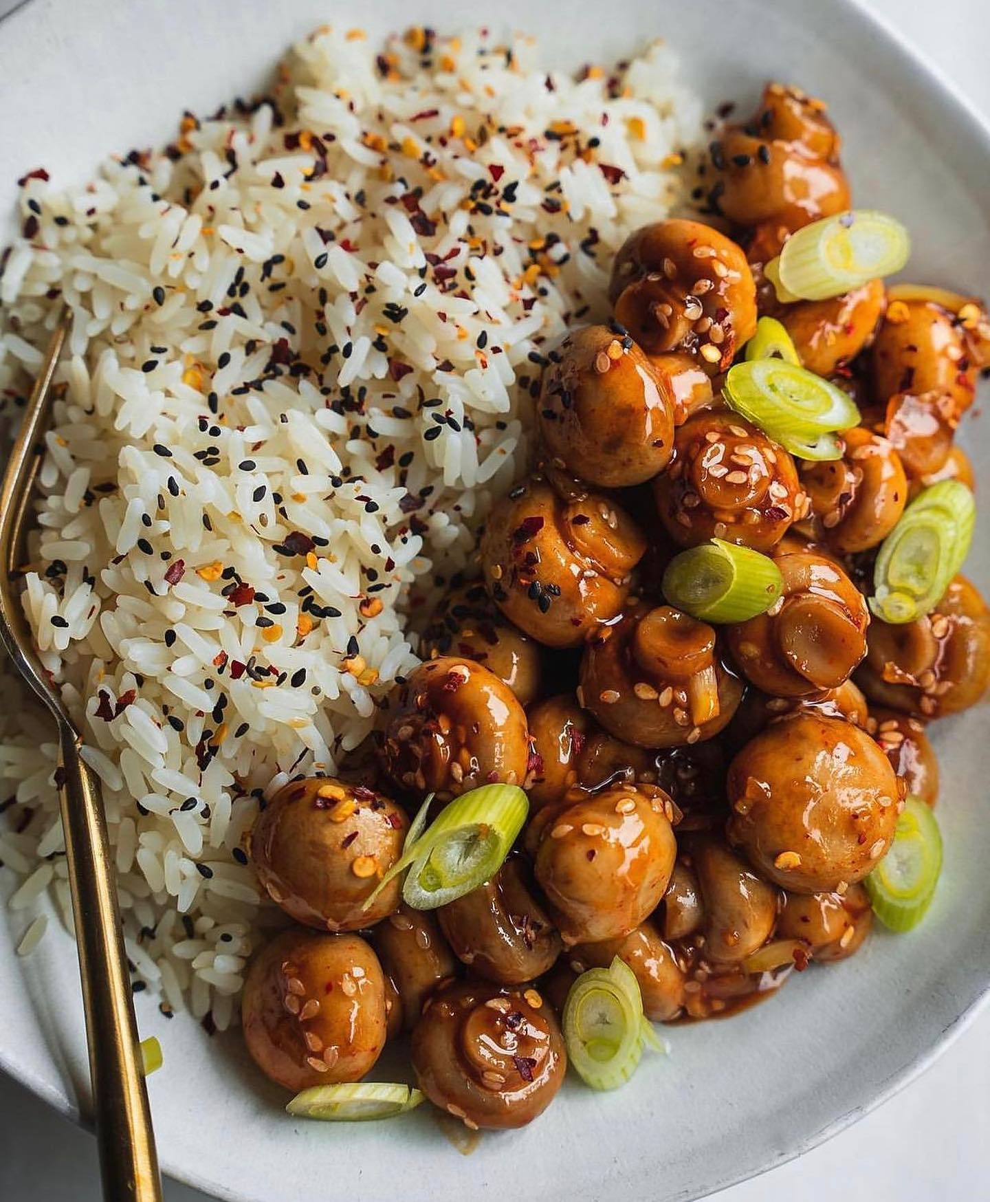 Glazed Mushrooms with Sesame Seeds