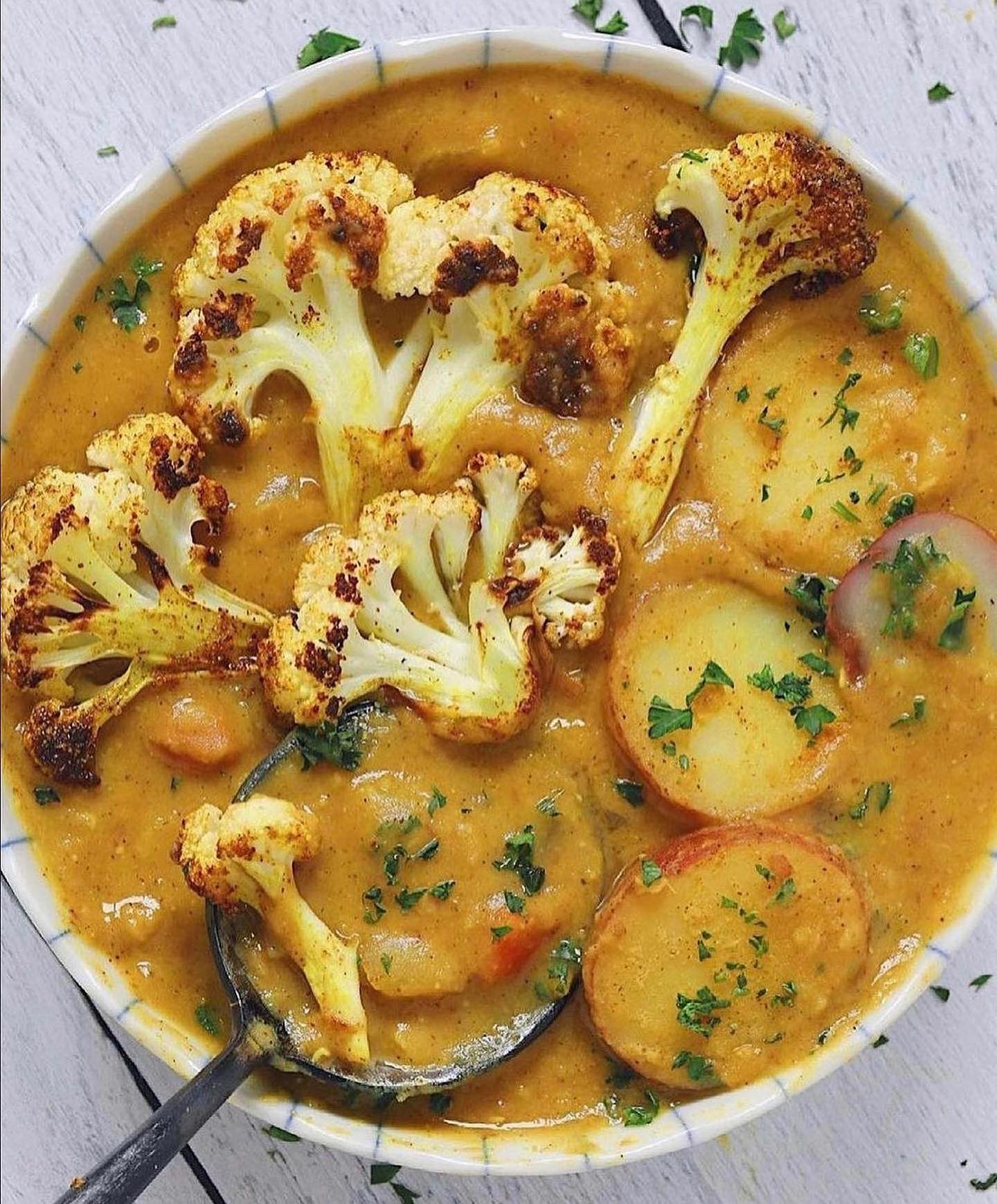 Roasted Cauliflower and Lentil Curry Soup