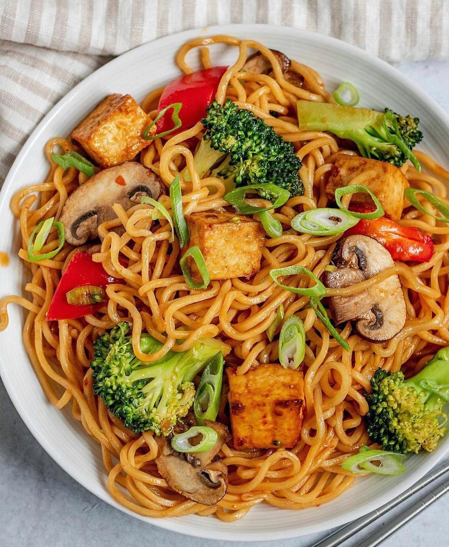 Sriracha Tofu Noodle Stir-Fry