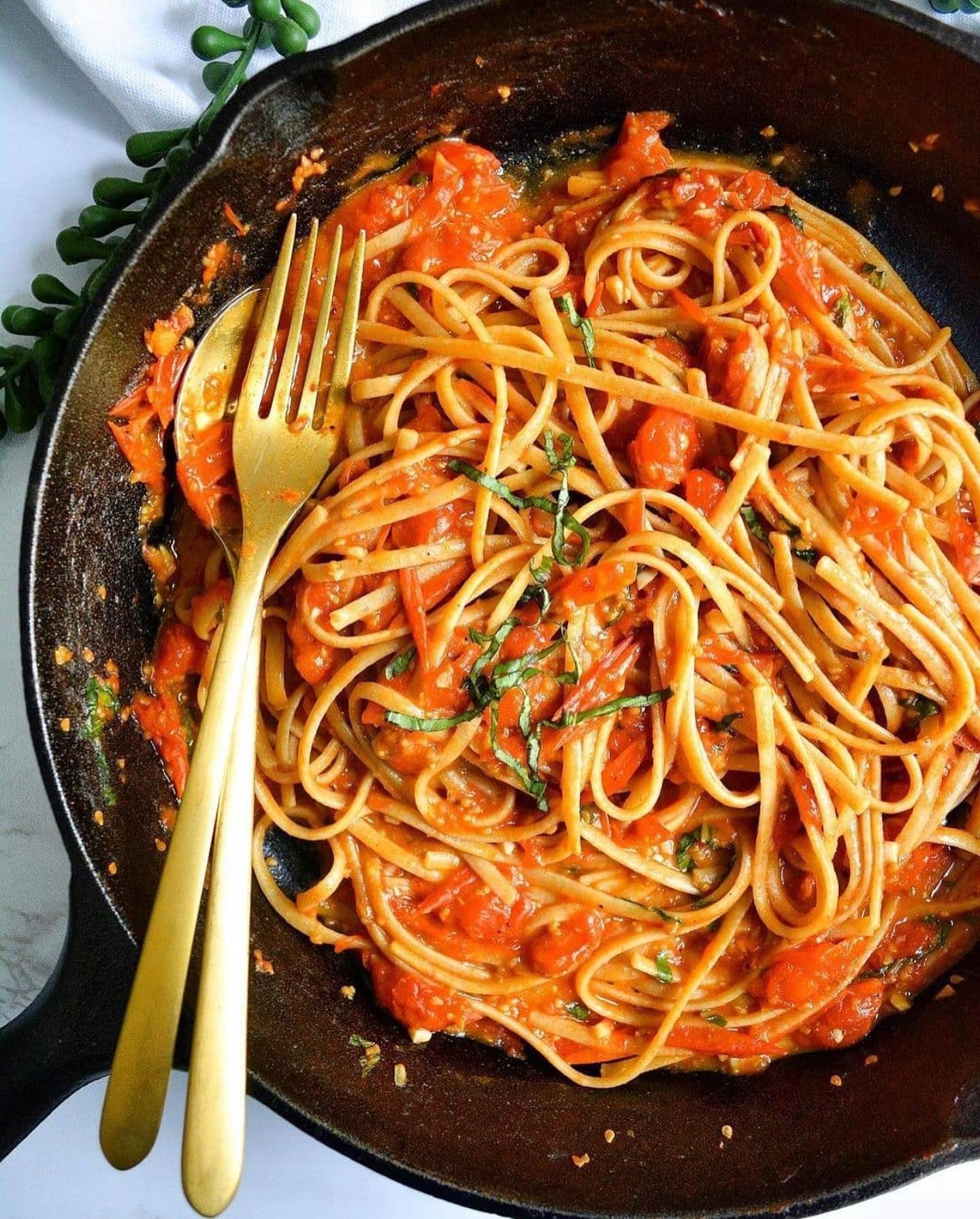 Burst Cherry Tomato and Basil Pasta