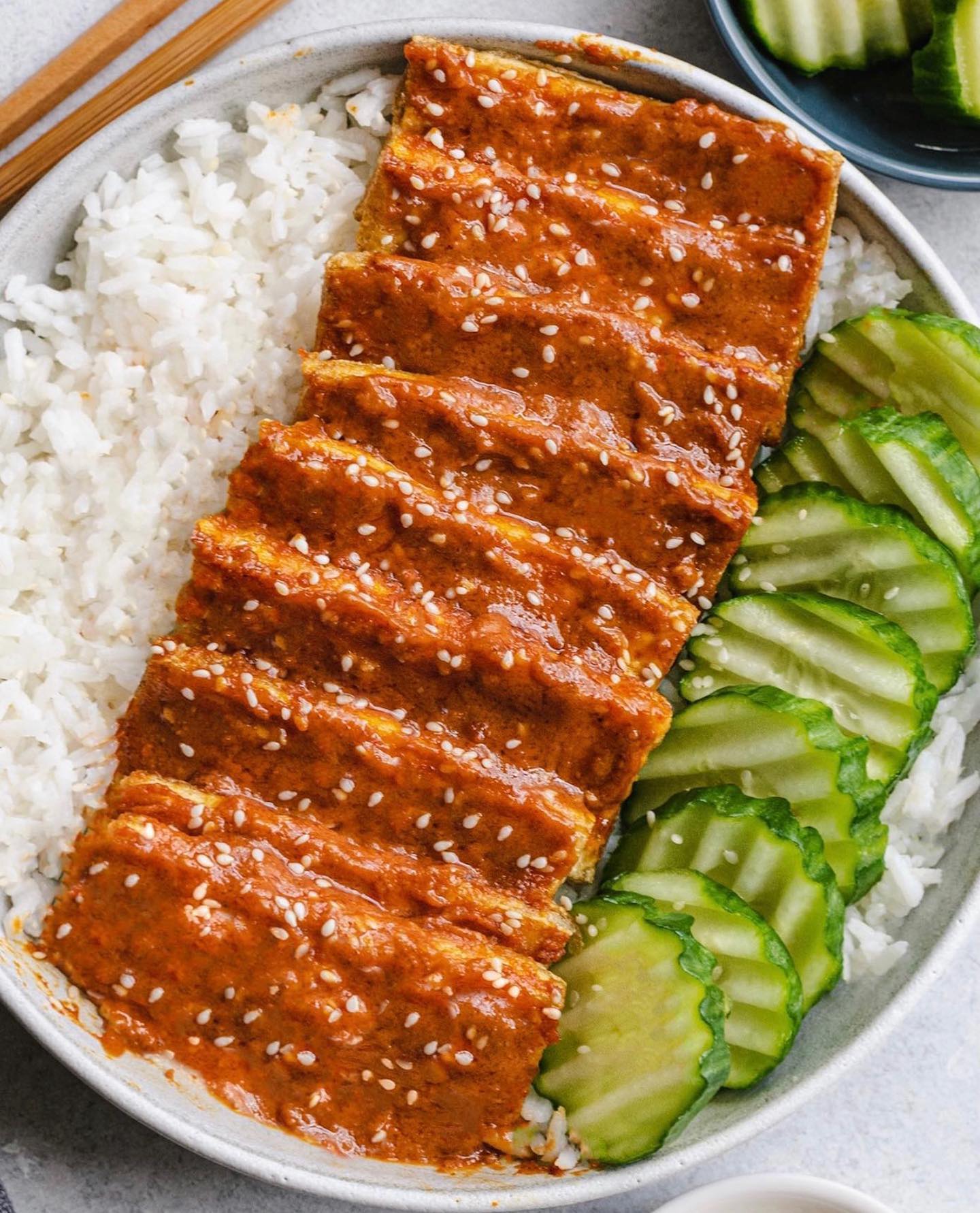 Crispy Tofu in Thai Peanut Sauce