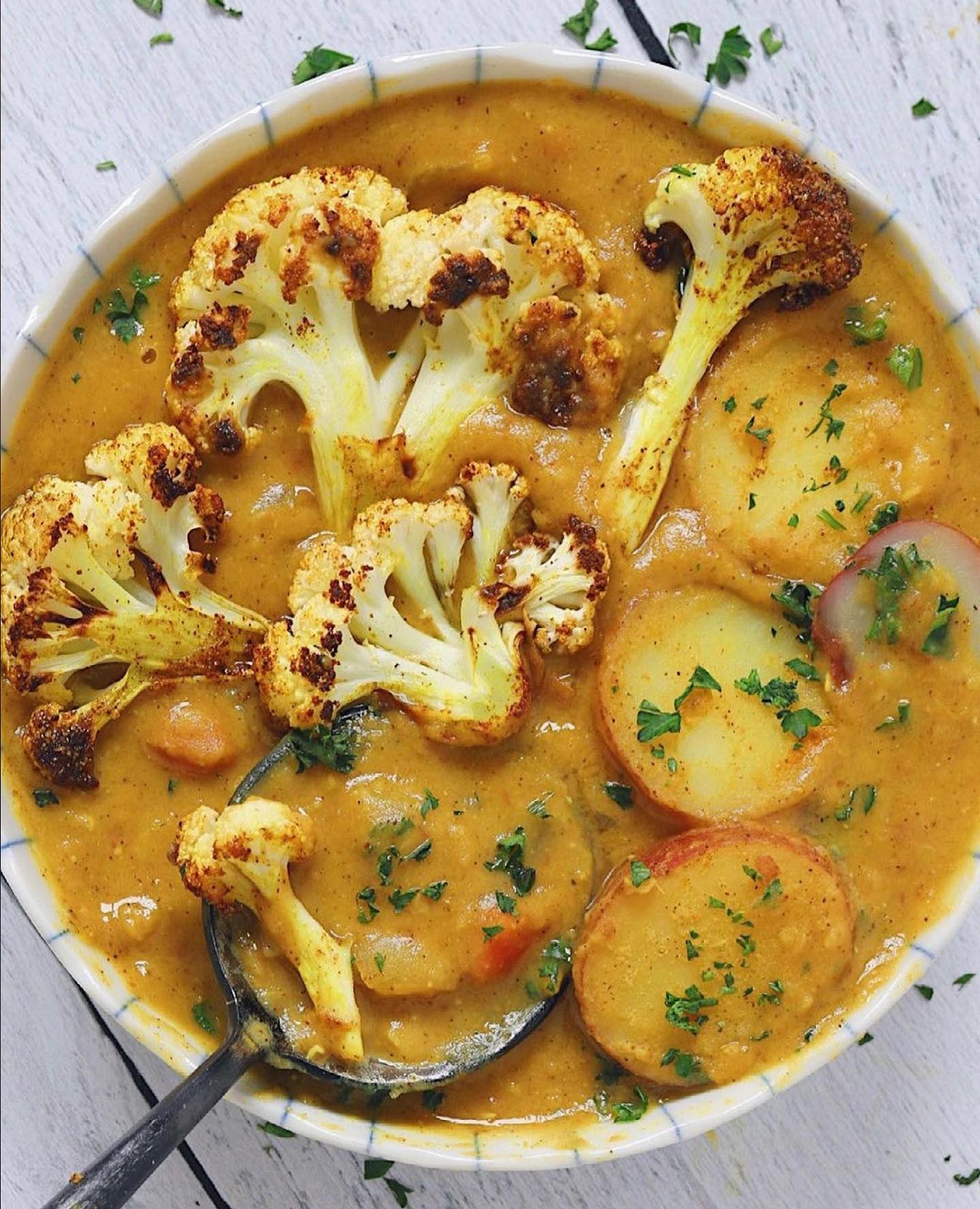 Roasted Cauliflower and Lentil Curry Soup