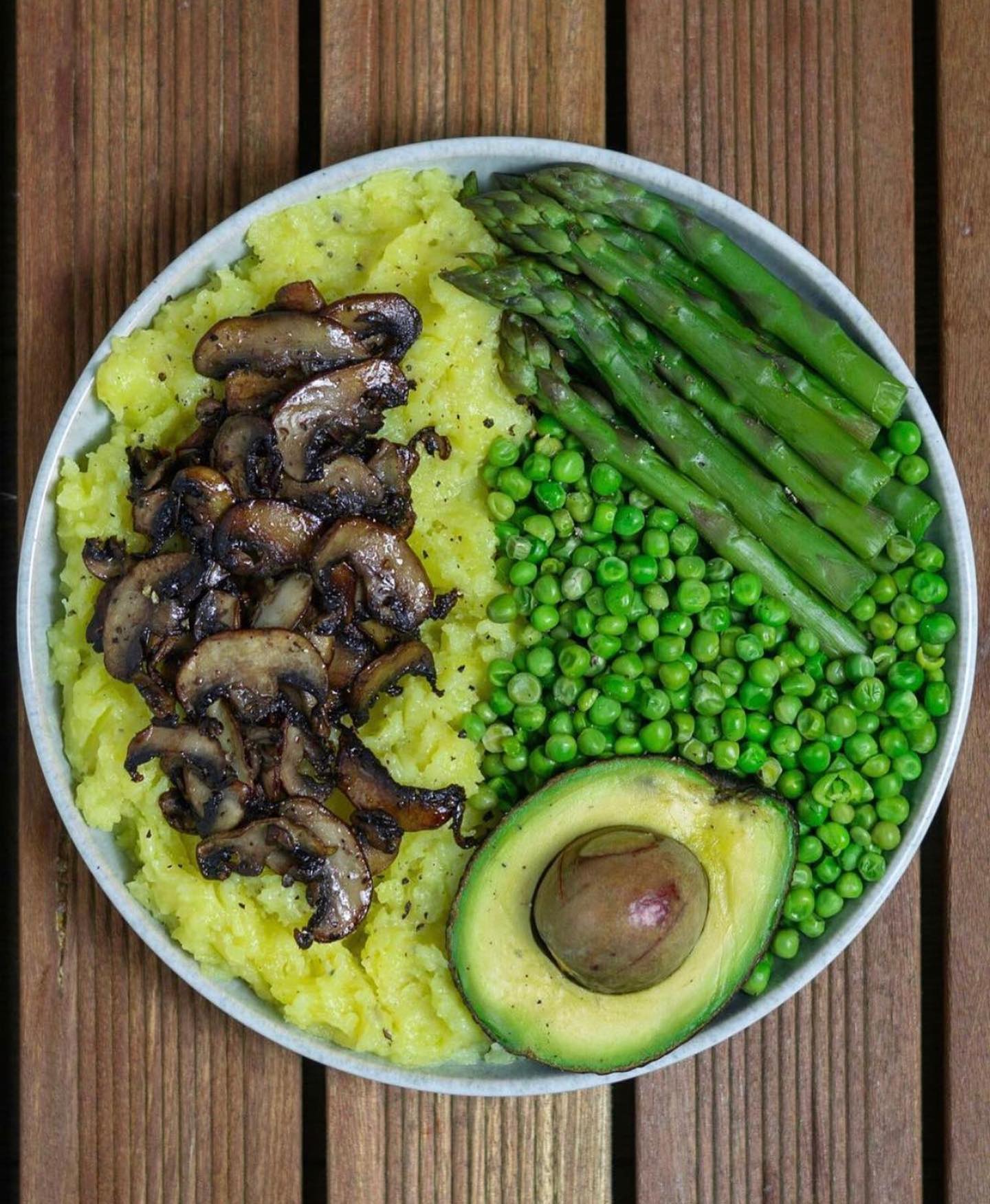 Simple Mashed Potato Vegetable Bowl