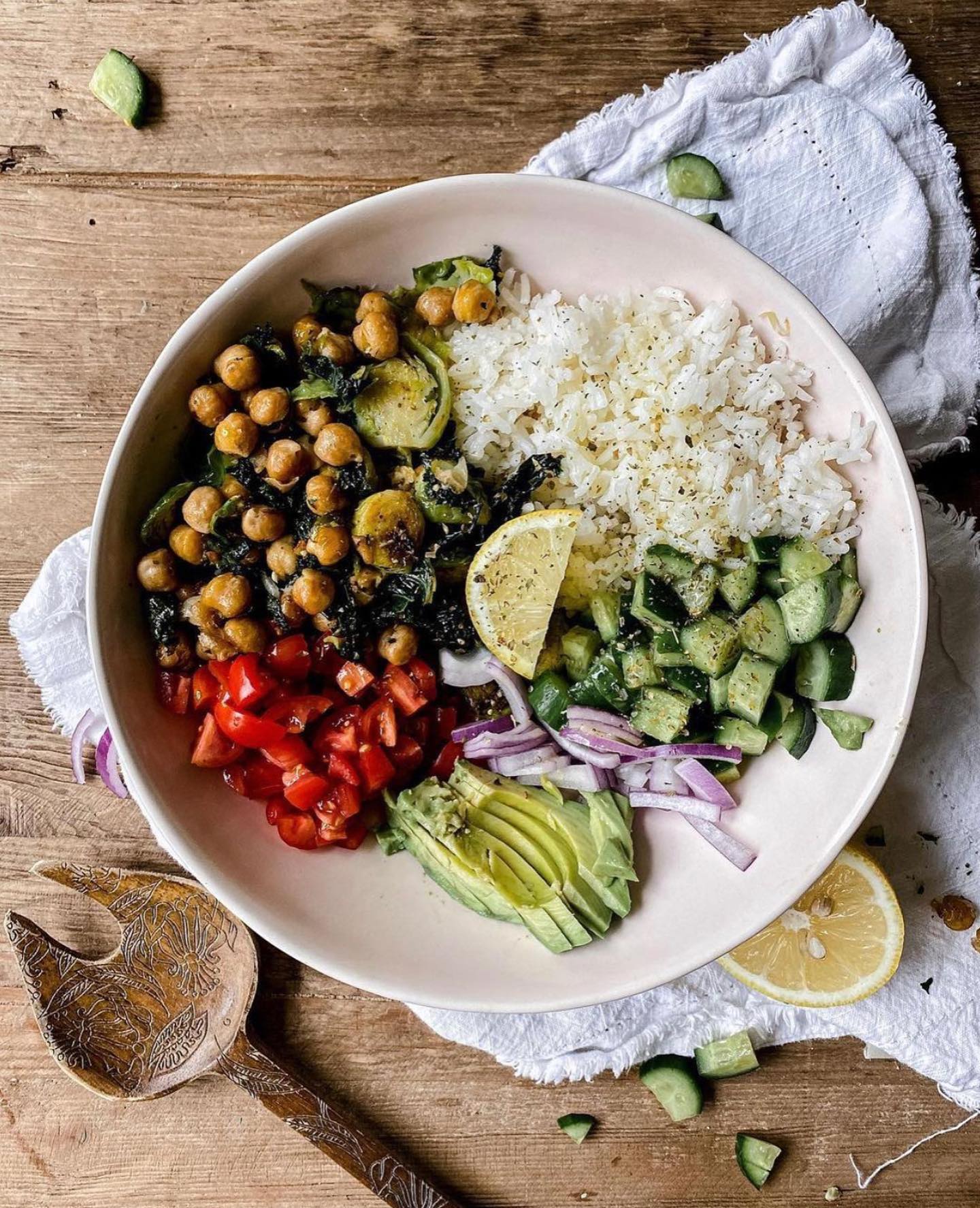 Mediterranean Chickpea and Vegetable Nourish Bowl