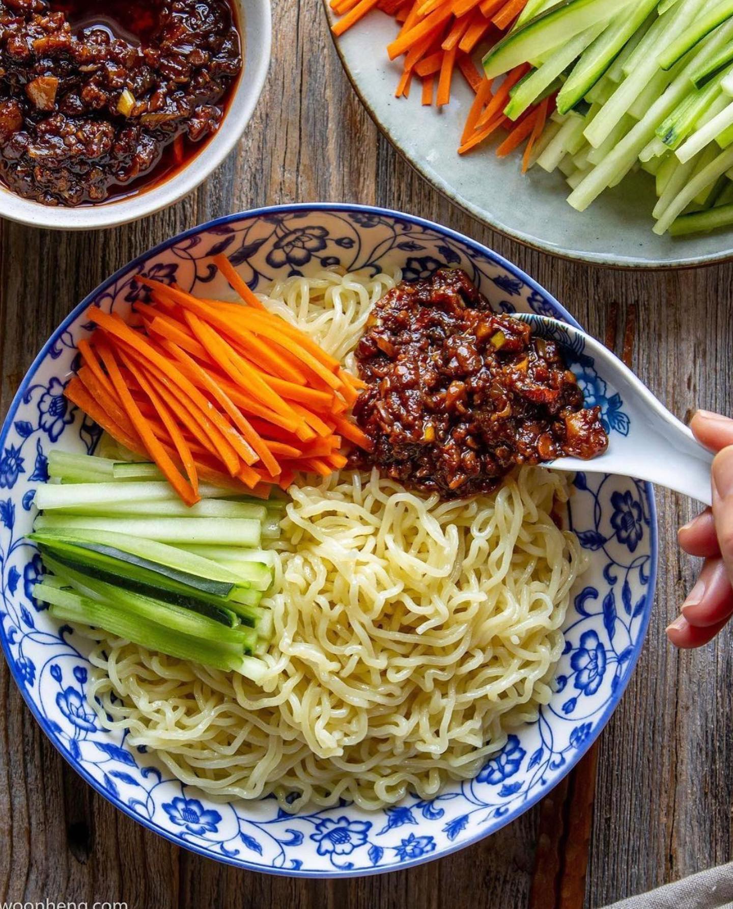 Vegan Zha Jiang Mian