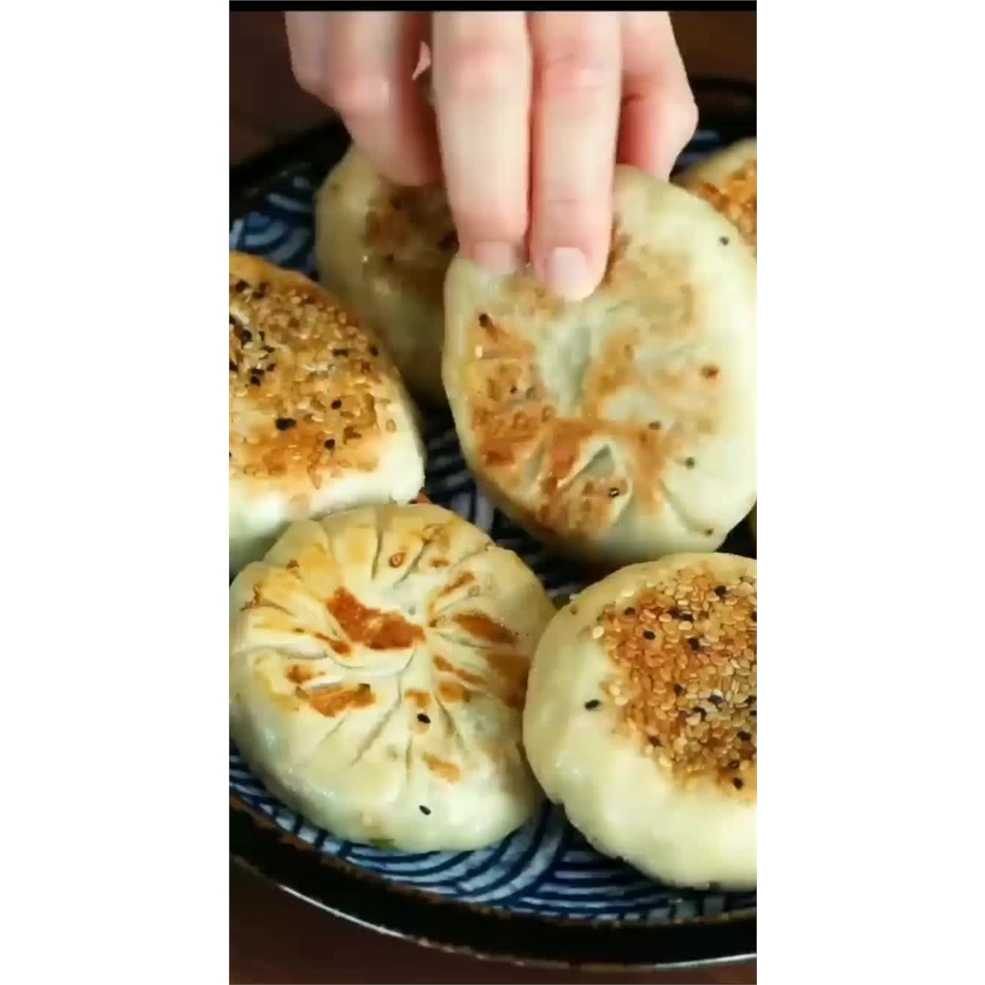 Pan-Fried Steamed Vegetable Buns