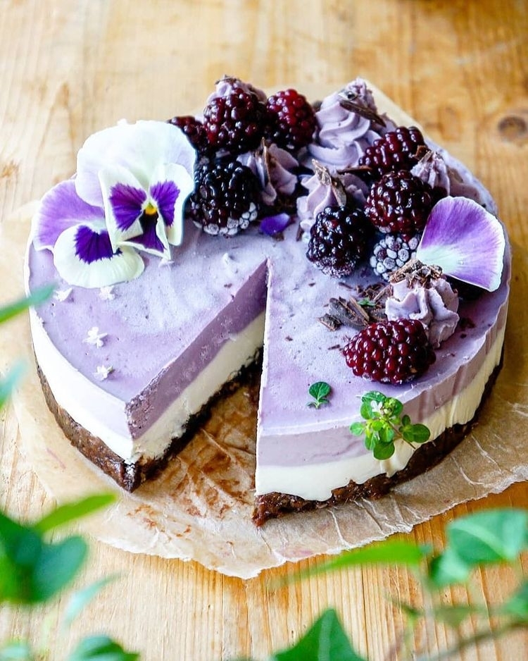 No-Bake Vegan Blackberry Cheesecake
