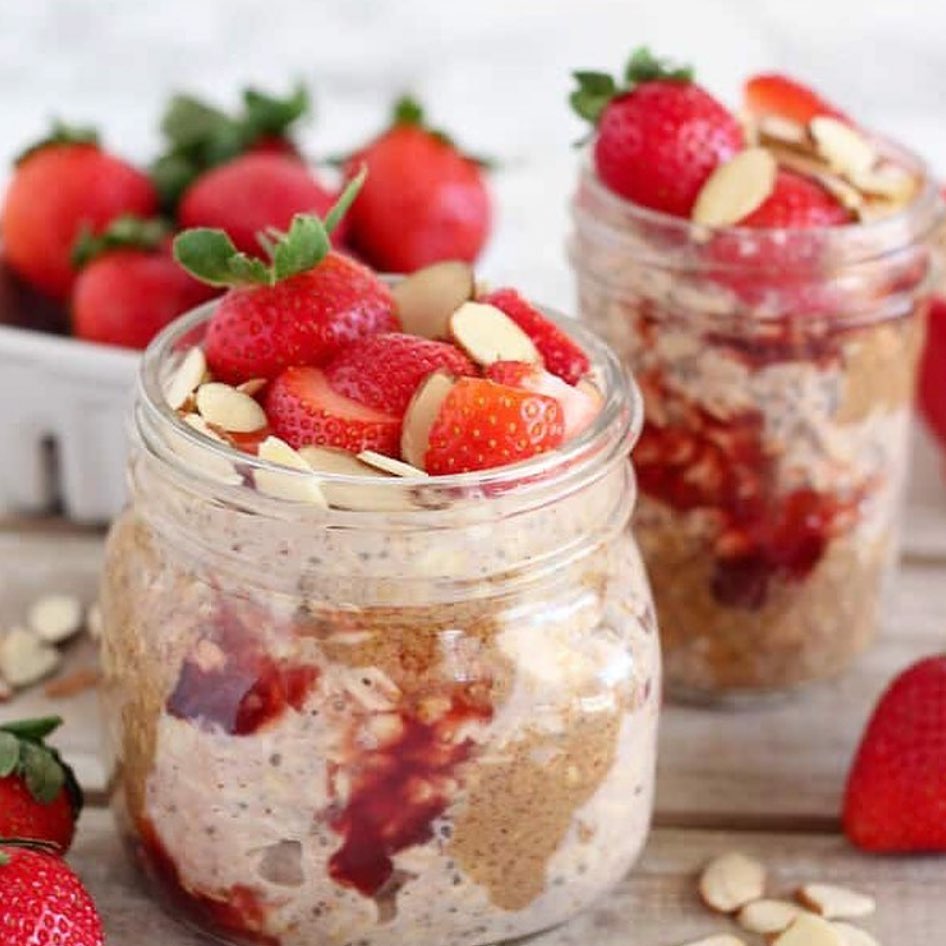 Strawberry Overnight Oats Breakfast