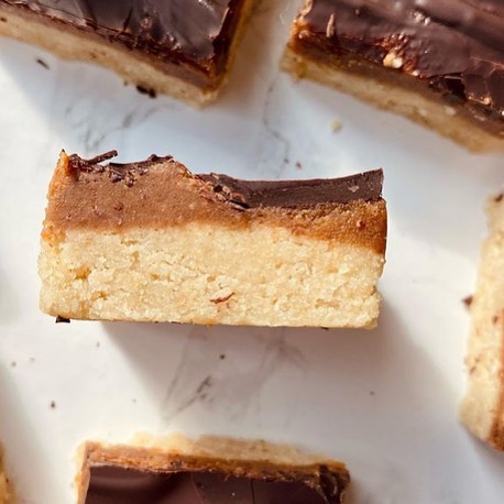 Healthy Homemade Twix Bars