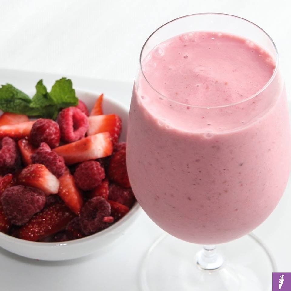 Easy Berry Cheesecake Smoothie