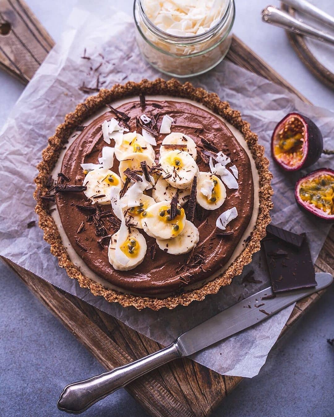 Vegan Banana Tart with Chocolate Caramel Cream