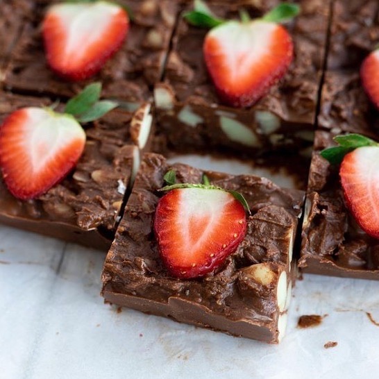 Easy Vegan Macadamia Chocolate Bars