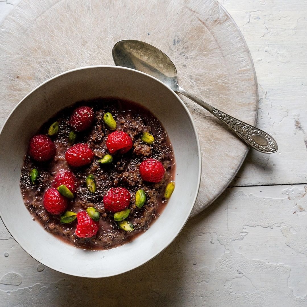 Easy Microwave Quinoa Berry Porridge