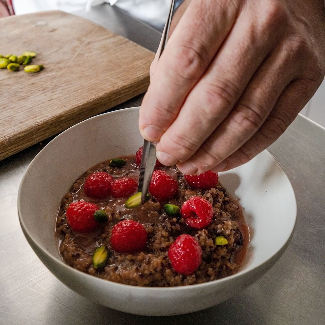 Easy Microwave Quinoa Berry Porridge