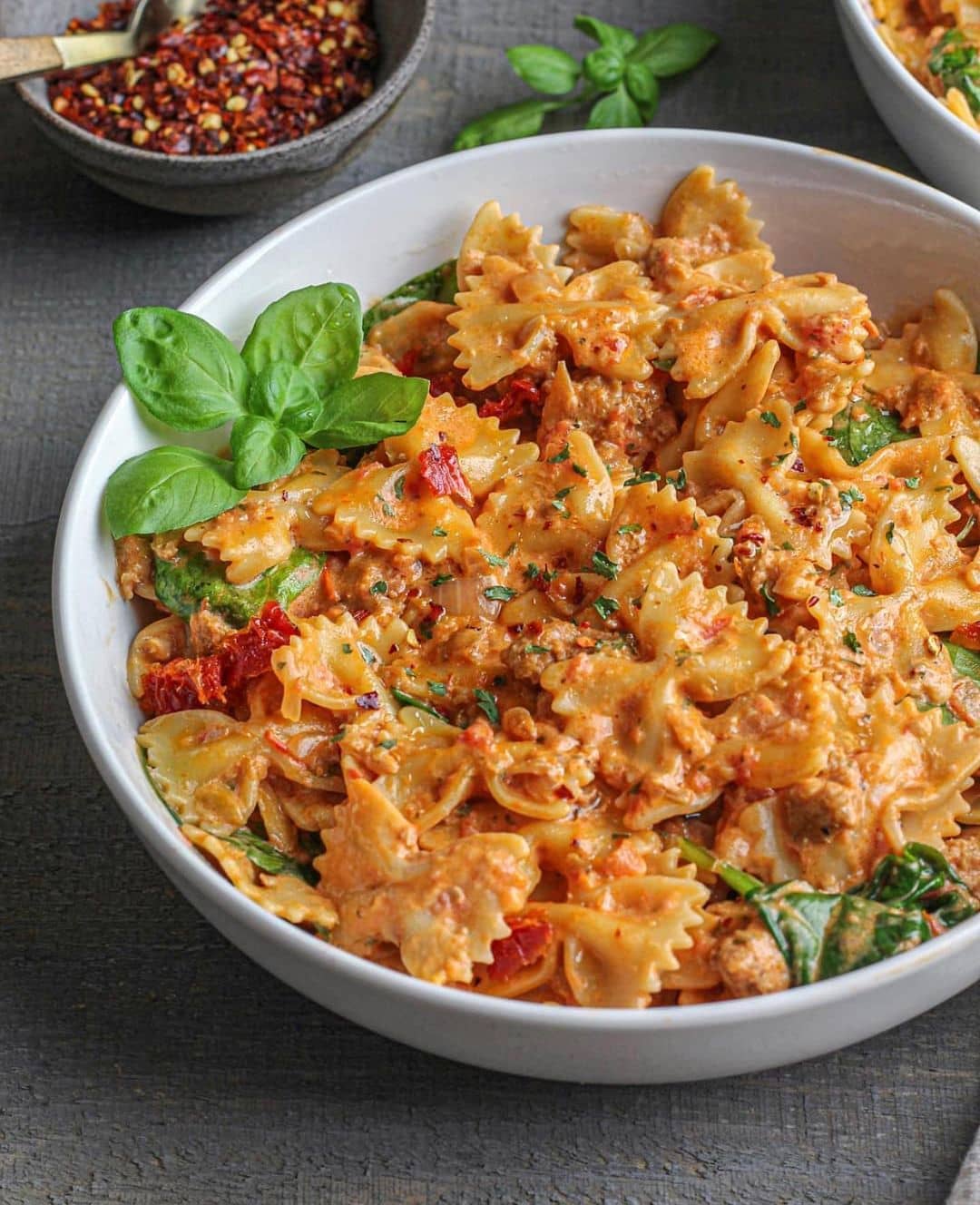 Creamy Farfalle with Spinach and Tomatoes