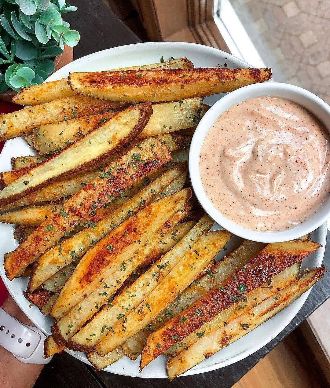 Garlic Fries with Vegan Chipotle Aioli