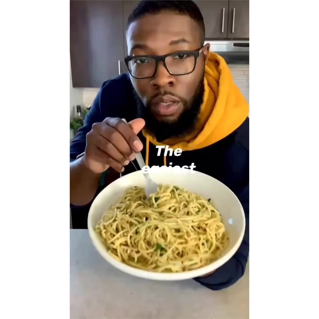 Simple Garlic and Oil Pasta