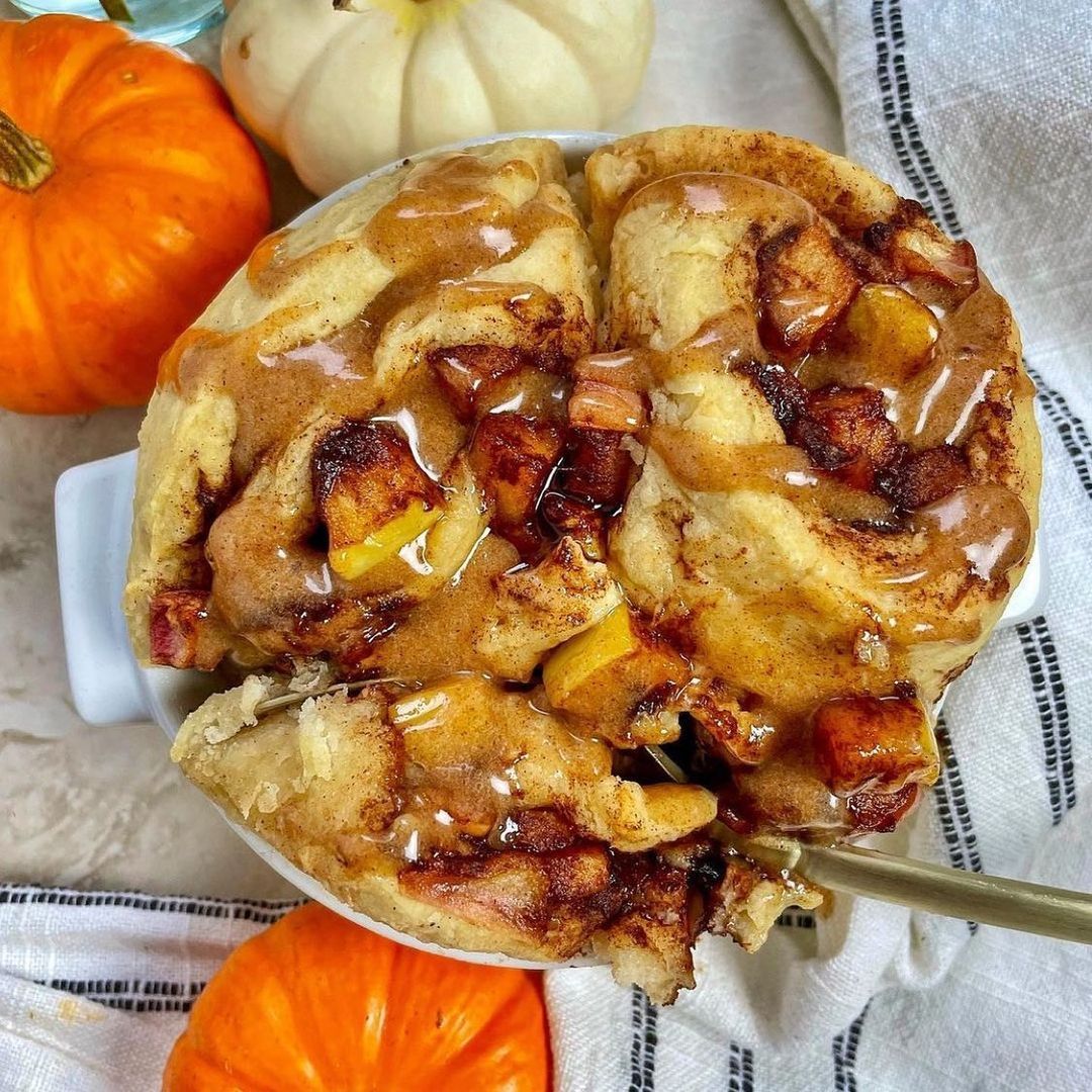 Amazing Apple Cinnamon Rolls