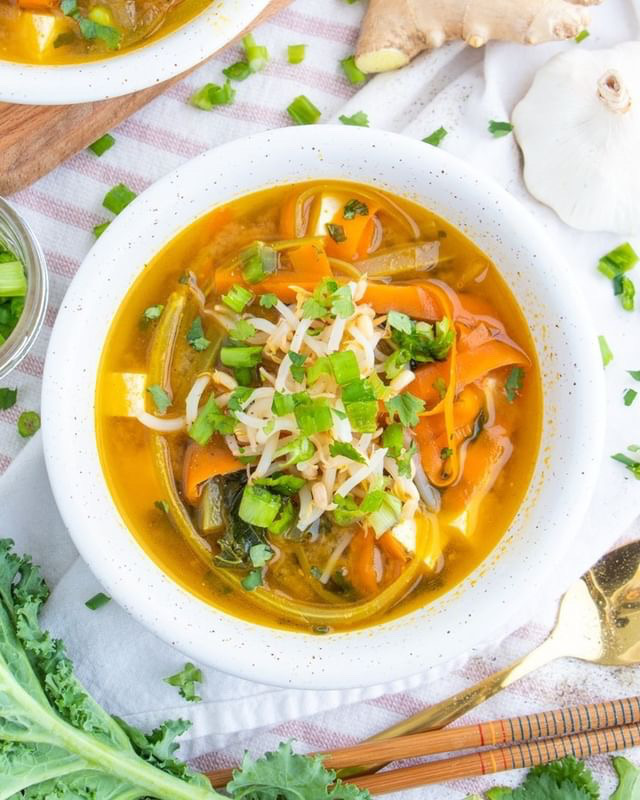 Easy Vegan Miso Soup with Vegetables