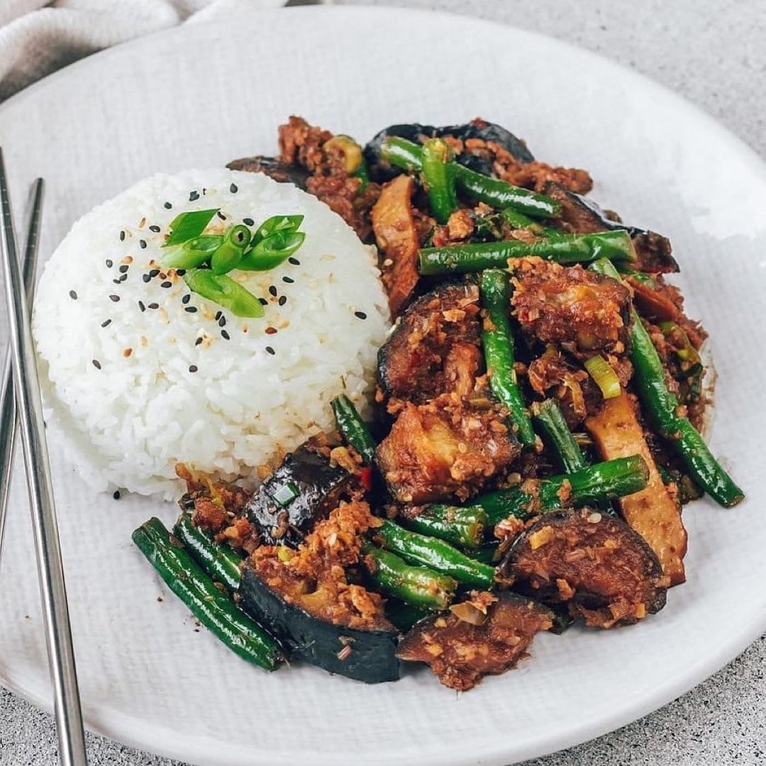 Chilli Lemongrass Eggplant with Green Beans and Tofu