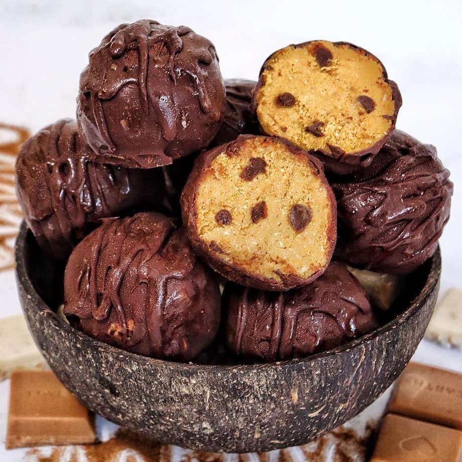 Pumpkin Cookie Dough Protein Truffles