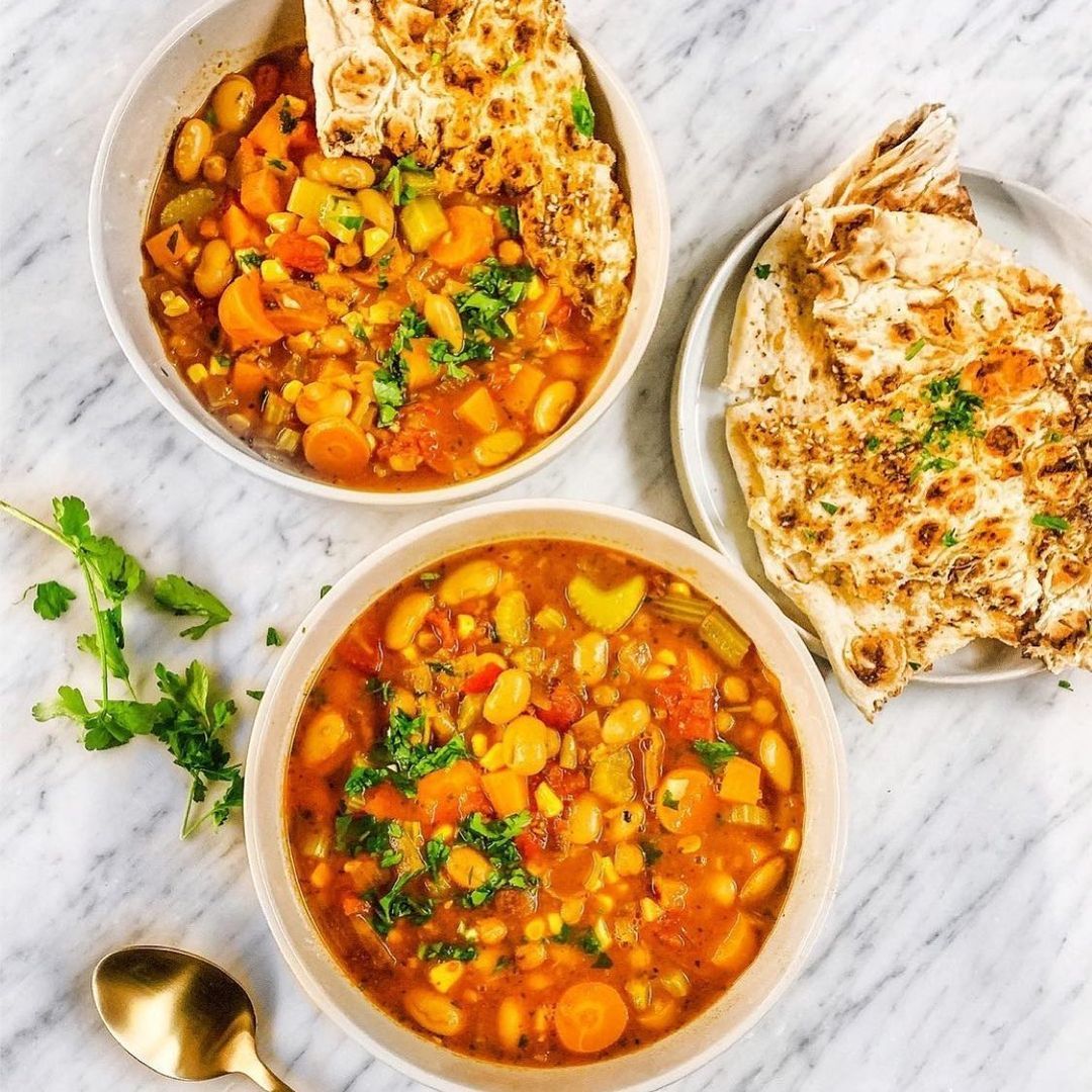 One Pot Smoky Tomato White Bean Soup