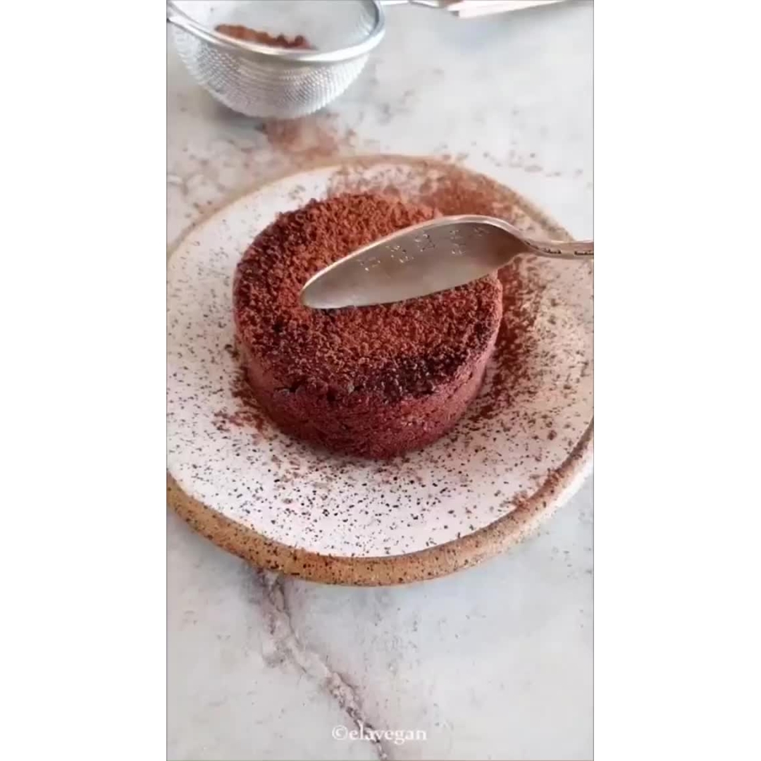 Healthy Vegan Peanut Butter Lava Cakes