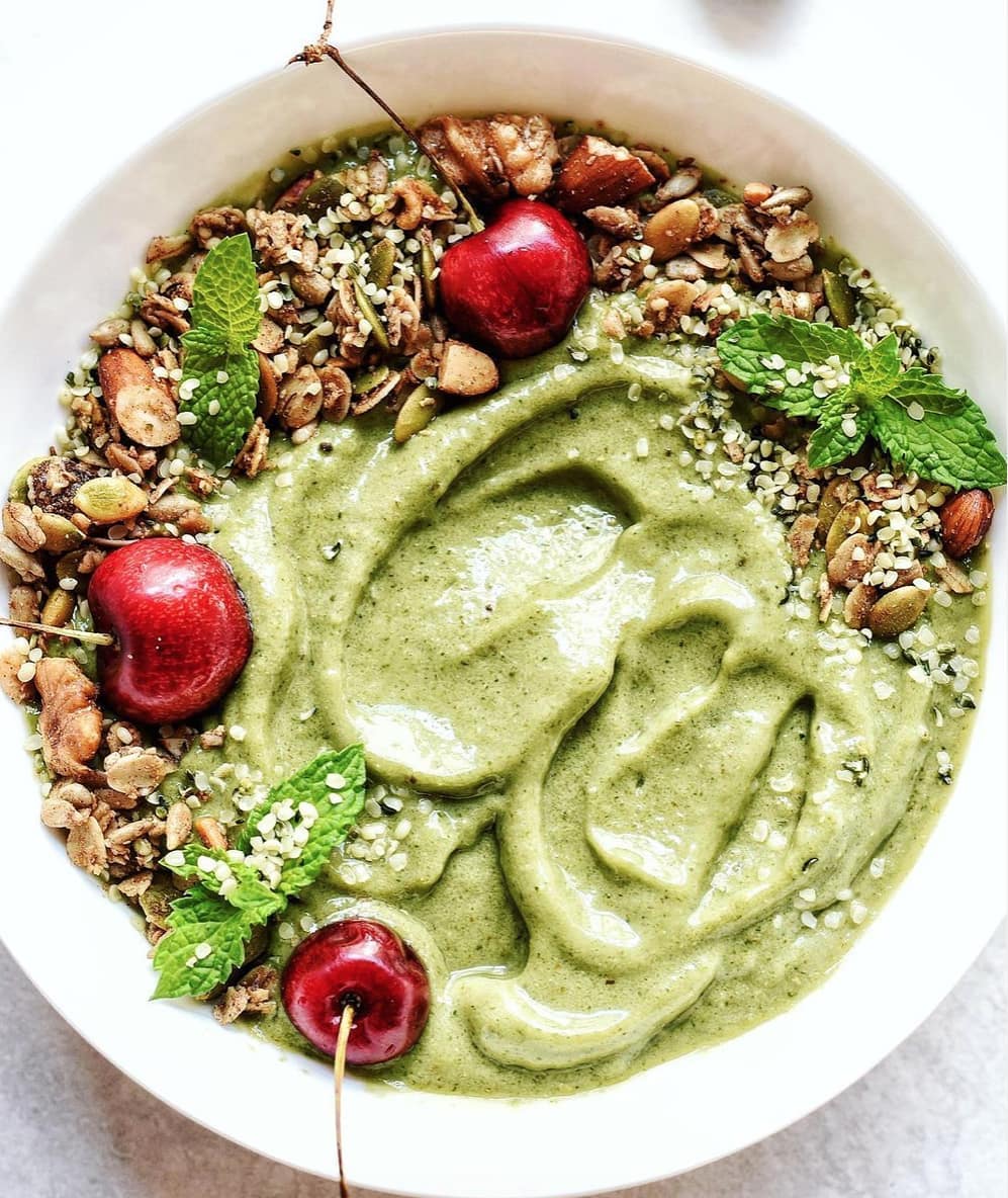 Green Smoothie Bowl with Banana and Pineapple