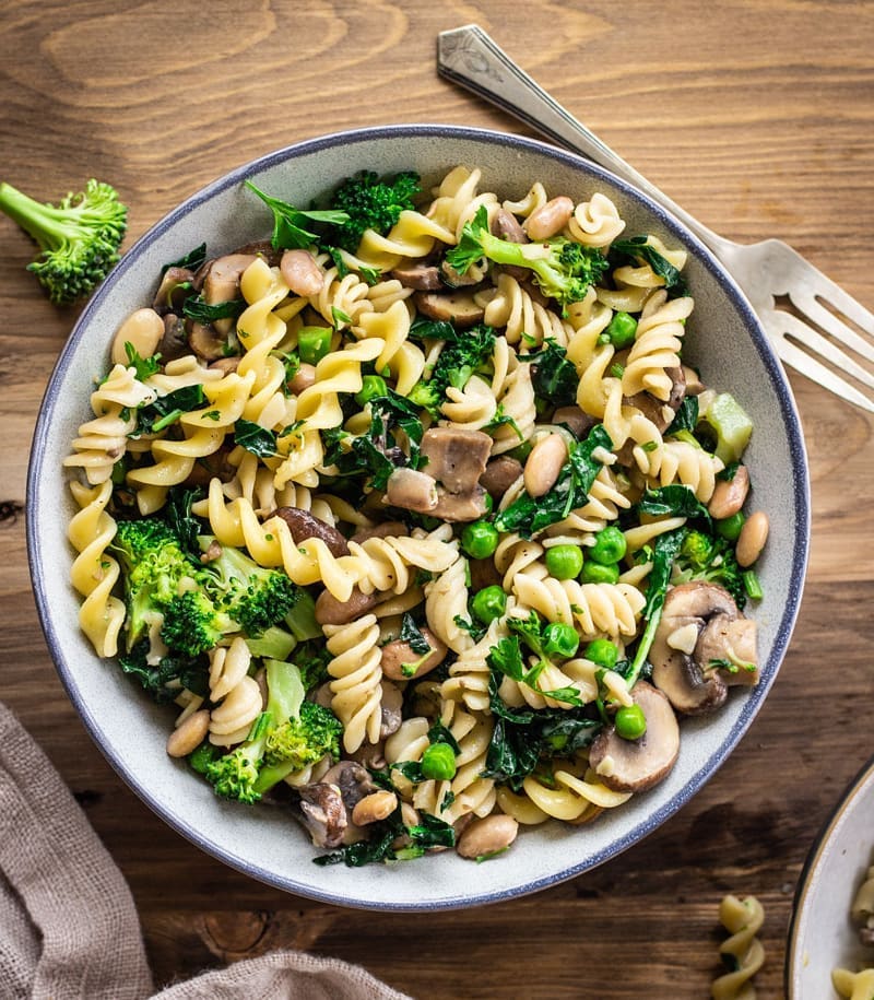 Creamy Pasta with Broccoli and Mushrooms