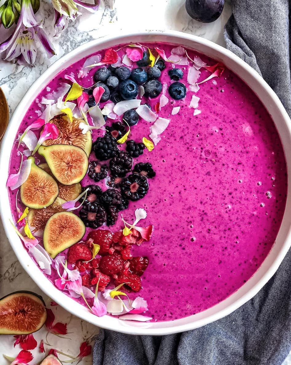 Pink Pitaya Smoothie Bowl