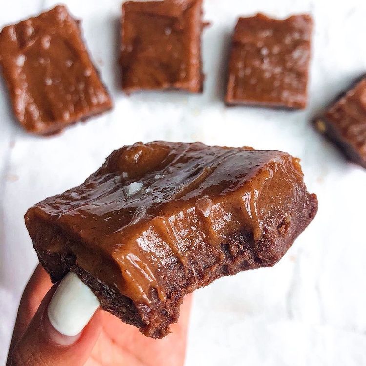 No Bake Salted Caramel Brownies