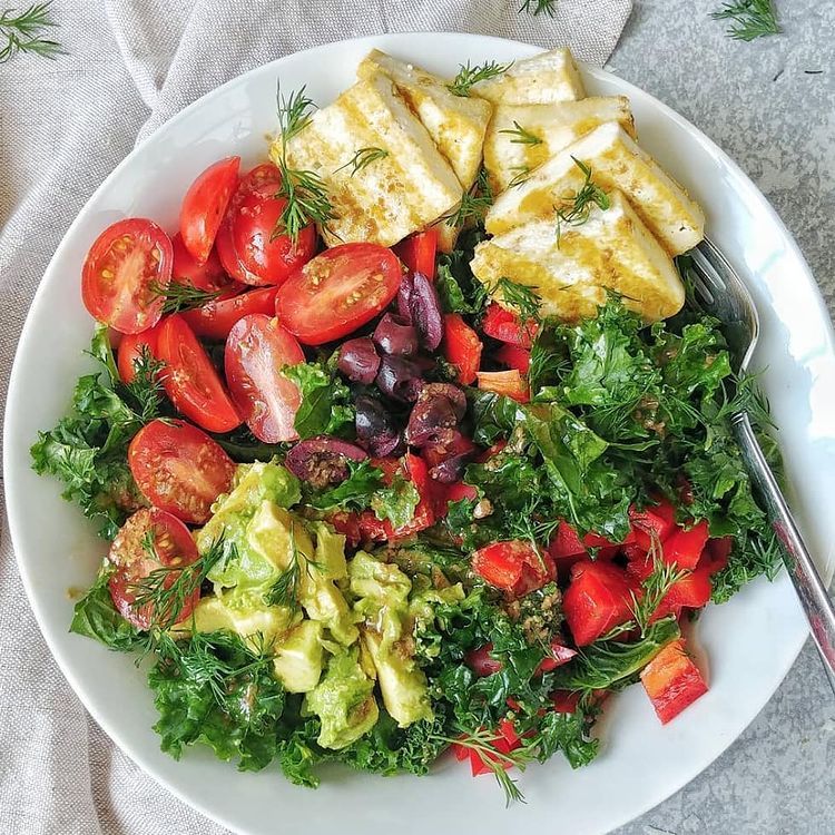 Mediterranean Kale Salad with Dressing