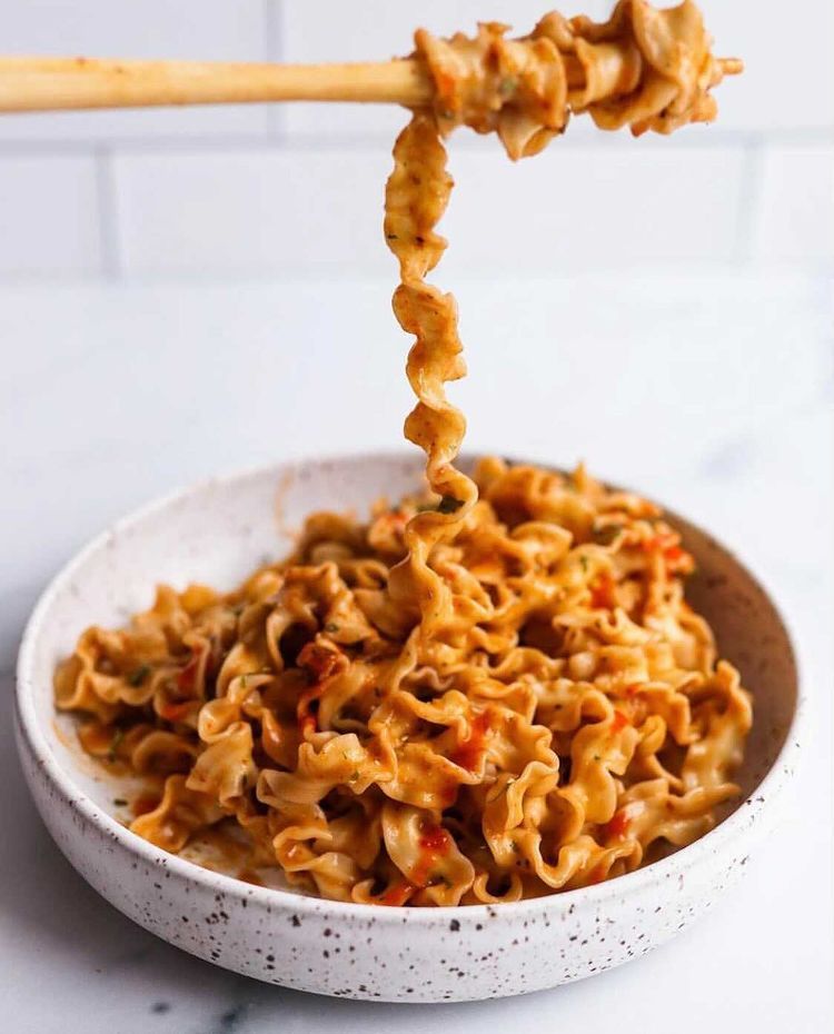 Vegan Sriracha Butter Noodles