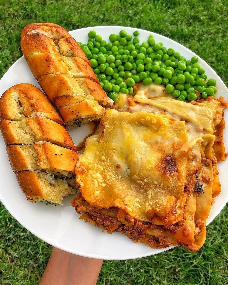 Vegan Lasagne with Mince and White Sauce