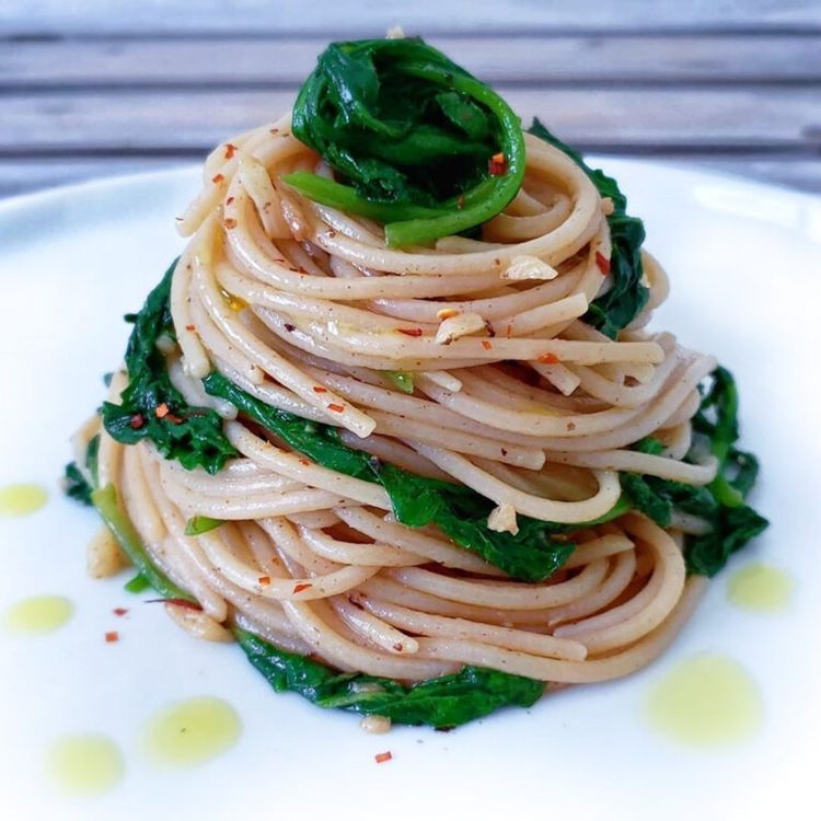 Vegan Spaghetti with Radish Leaves