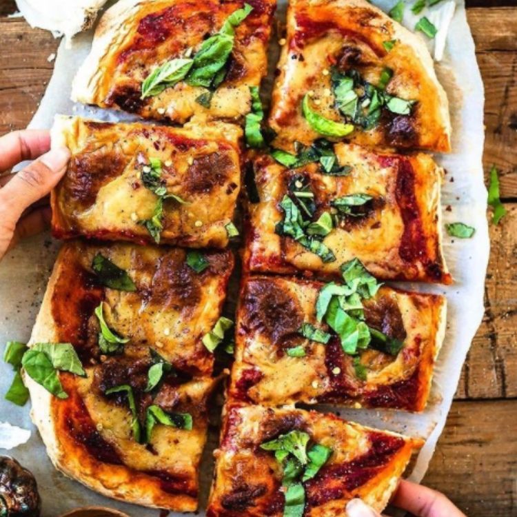 Easy Vegan Margherita Pizza