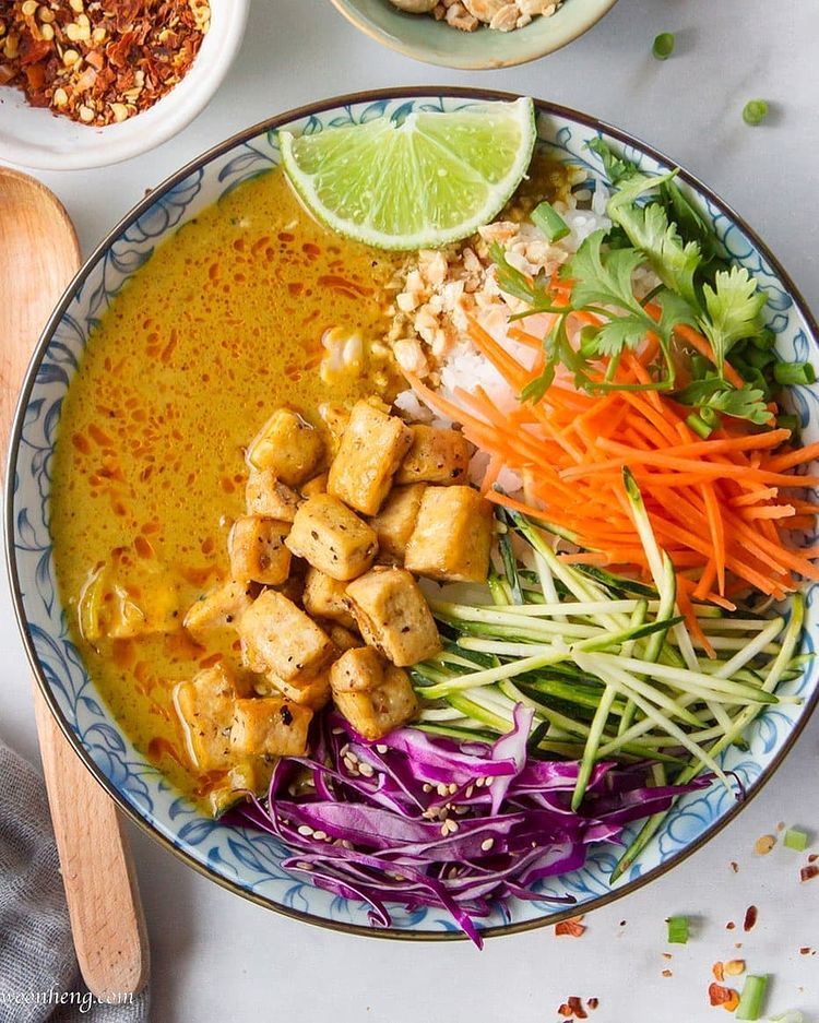 Creamy Coconut Soup with Veggies