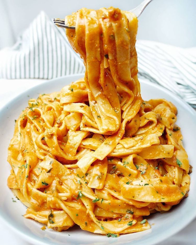 Easy Vegan Creamy Pasta Bowl