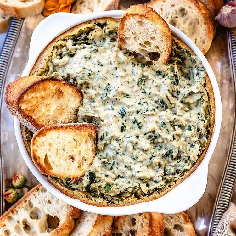 Vegan Spinach and Artichoke Dip with Baguette